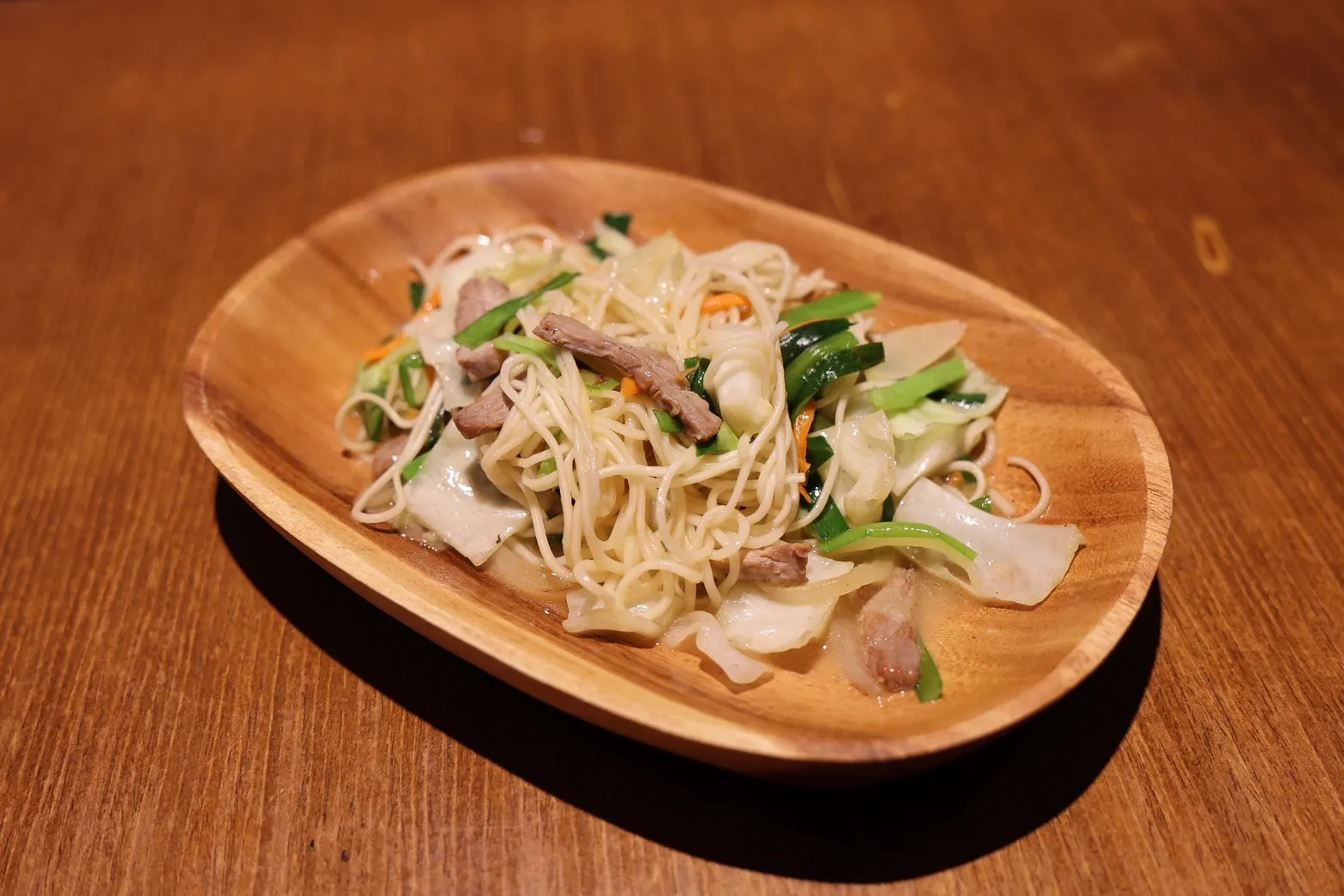 野菜と肉を絡めた油ソーメン